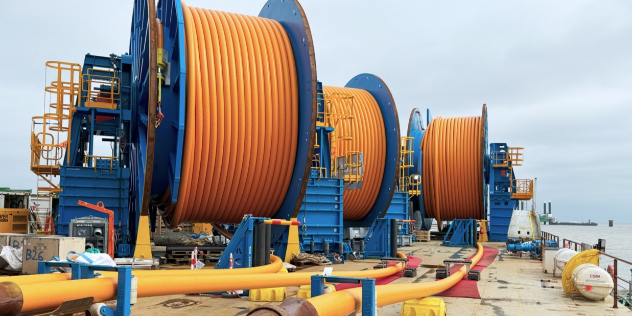 Thermoplastic composite pipe
